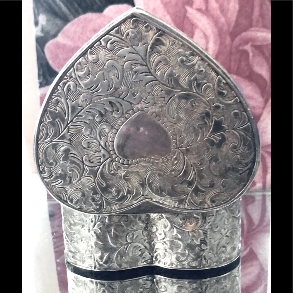 ❤️Vintage Silver Plated hinged Heart Trinket Box❤️